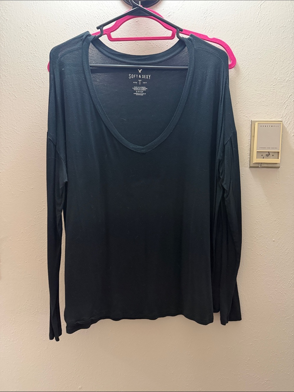 American Eagle Outfitters Soft & Sexy Long Sleeve V-Neck Top in Black